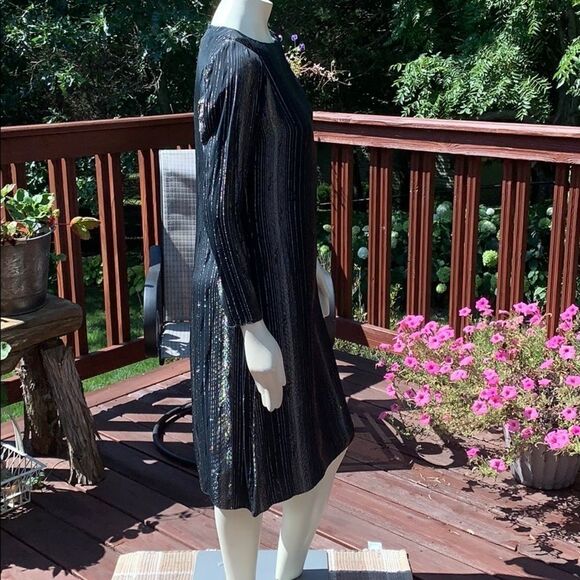 VGT long sleeve metallic gold midi dress. Size medium - Picture 8 of 16